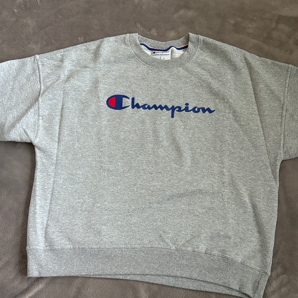 Champion Women’s Gray Logo Crewneck Sweatshirt